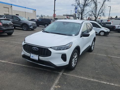 Used 2024 Ford Escape Active image 1