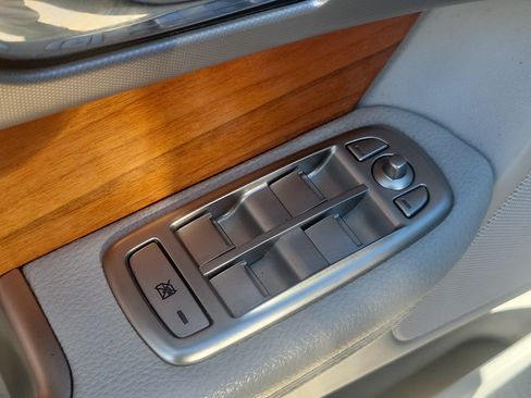 Used 2010 Jaguar XF Luxury RWD image 20