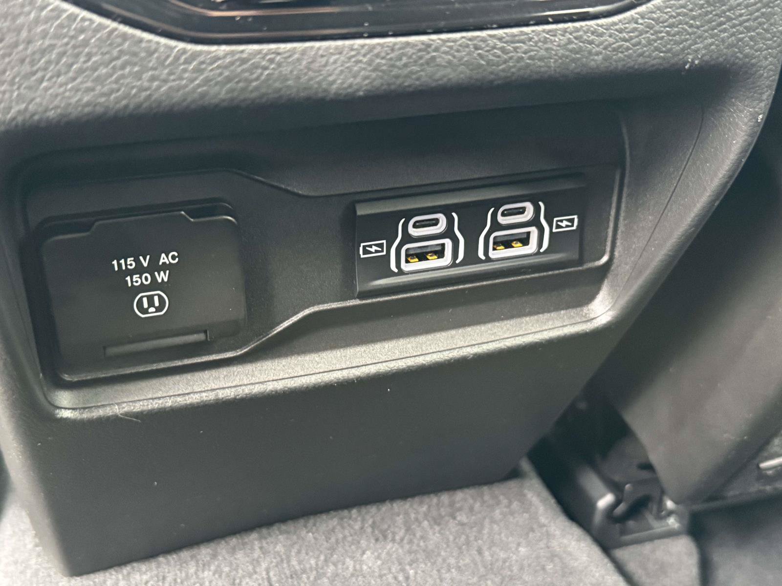 Used 2025 Jeep Grand Cherokee Altitude AWD/4WD image 32