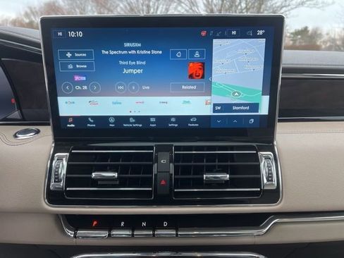 Used 2022 Lincoln Navigator Reserve image 21