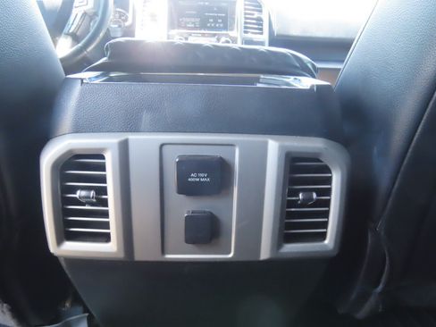 Used 2015 Ford F150 Lariat w/ Equipment Group 501A Mid AWD/4WD image 19