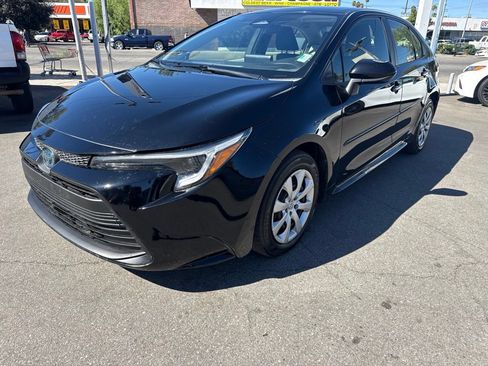 Used 2024 Toyota Corolla LE AWD/4WD image 2