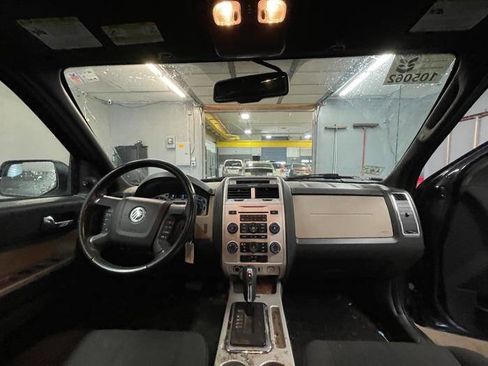 Used 2010 Mercury Mariner 4WD image 32