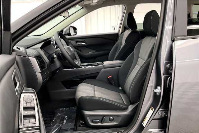 New 2026 Nissan Rogue SV AWD/4WD image 10
