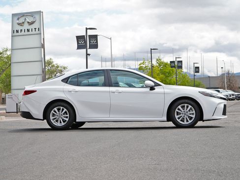 Used 2025 Toyota Camry LE FWD image 16
