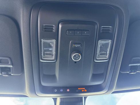 Used 2022 Chevrolet Tahoe Z71 image 26