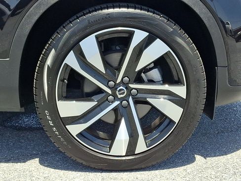 Used 2023 Volvo XC40 B5 Plus w/ Climate Package AWD/4WD image 8