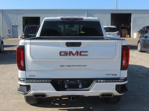 Used 2022 GMC Sierra 1500 AT4 w/ AT4 Premium Package AWD/4WD image 5