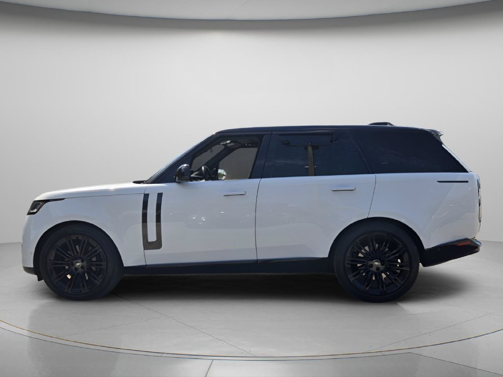 Used 2023 Land Rover Range Rover SE AWD/4WD image 3