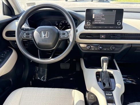 Used 2023 Honda HR-V LX image 3
