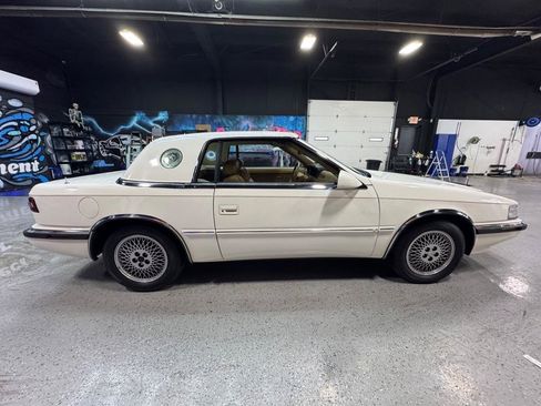Used 1990 Chrysler TC by Maserati FWD image 7