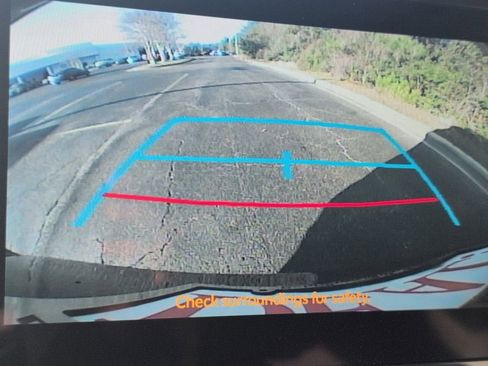 Used 2025 Toyota Sienna LE w/ LE Plus Package image 19