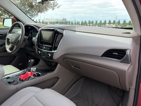 Used 2019 Chevrolet Traverse Premier w/ Driver Confidence II Package FWD image 29