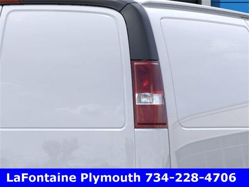 New 2025 Chevrolet Express 3500 w/ Driver Convenience Package image 11