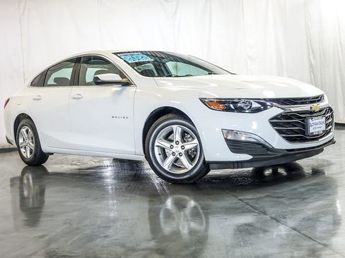 Used 2023 Chevrolet Malibu LS w/ Driver Confidence Package image 2