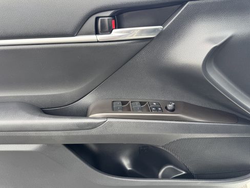 Used 2023 Toyota Camry LE image 10