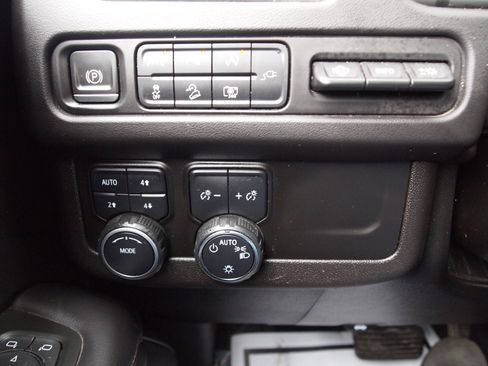 Used 2022 Chevrolet Tahoe High Country w/ Premium Package 2 image 23