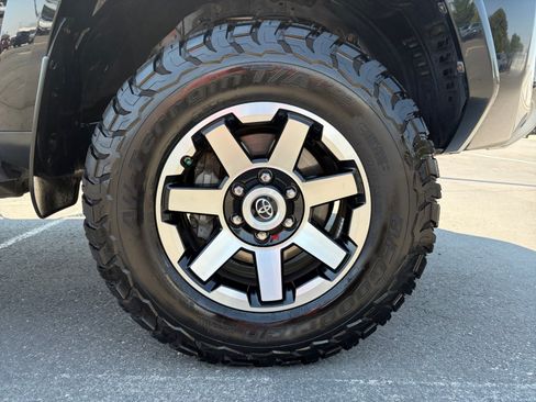 Used 2020 Toyota 4Runner TRD Off-Road AWD/4WD image 30