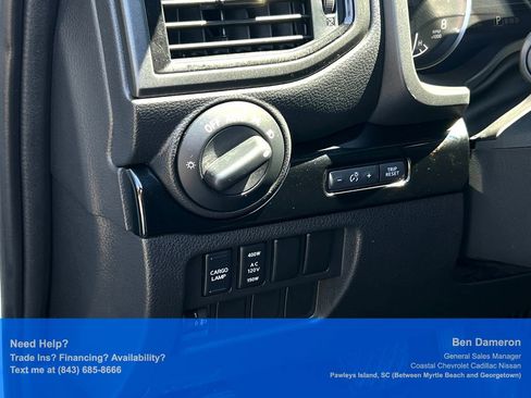 Used 2024 Nissan Titan SV w/ SV Convenience Package RWD image 8