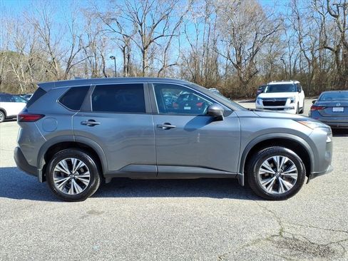 Used 2023 Nissan Rogue SV image 6