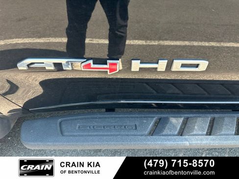 Used 2021 GMC Sierra 2500 AT4 w/ AT4 Premium Plus Package AWD/4WD image 12