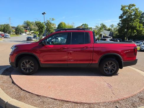 Used 2024 Honda Ridgeline Sport image 2