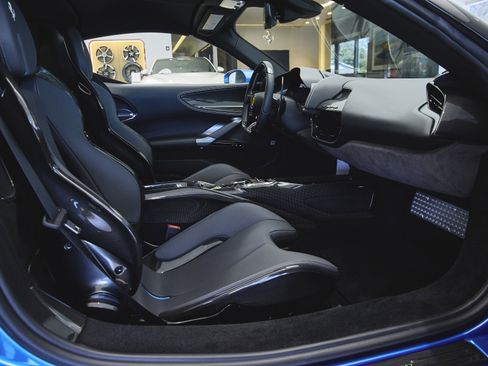 Used 2023 Ferrari SF90 Spider image 49