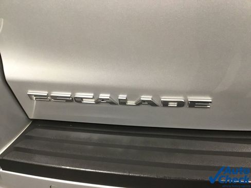 Used 2017 Cadillac Escalade Luxury image 15