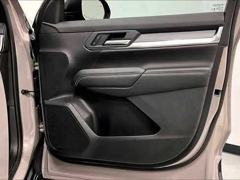 Used 2026 GMC Terrain Elevation w/ Elevation Premium Package FWD image 22