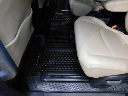 Used 2021 Toyota Sienna XLE image 68