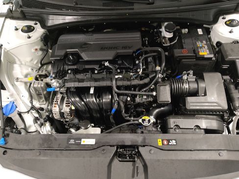 Used 2025 Hyundai Elantra Sport image 30