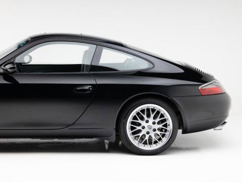 Used 2001 Porsche 911 Carrera image 23