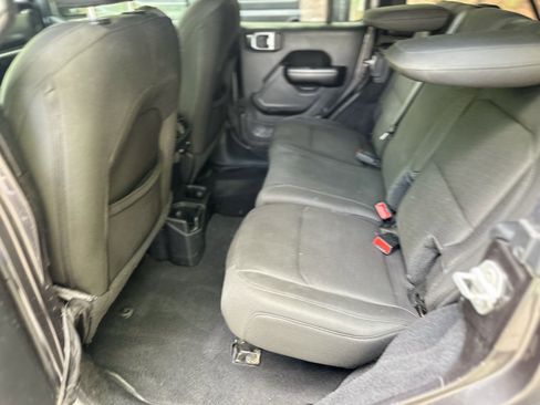 Used 2019 Jeep Wrangler Unlimited Sport S image 25