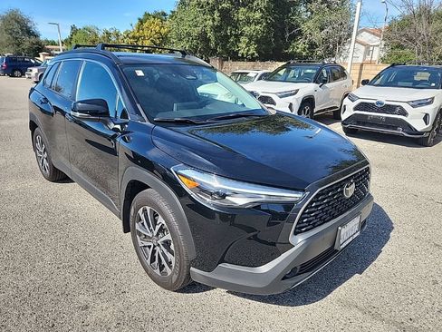 Used 2024 Toyota Corolla Cross XLE w/ Convenience Package image 7