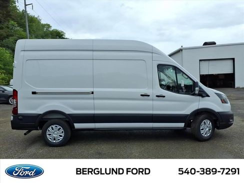 New 2026 Ford Transit 250 148 High Roof RWD image 4