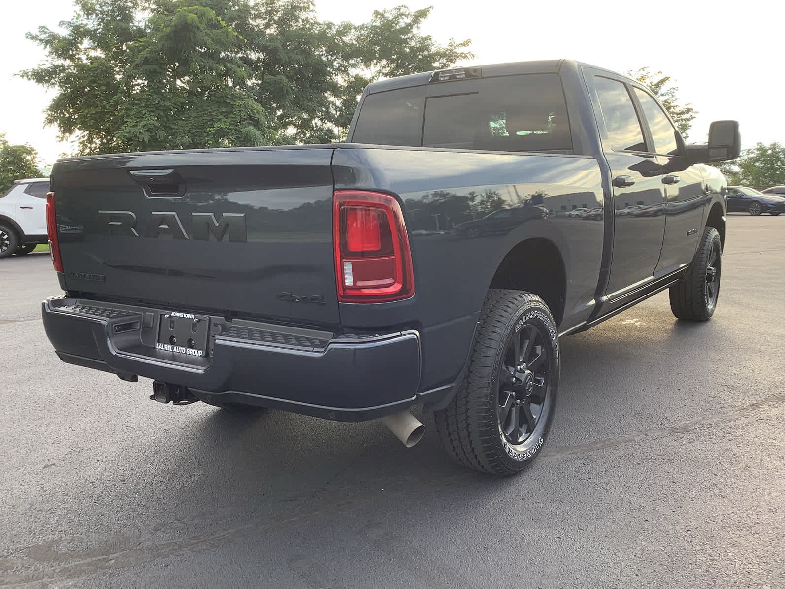 Used 2025 RAM 2500 Laramie AWD/4WD image 3