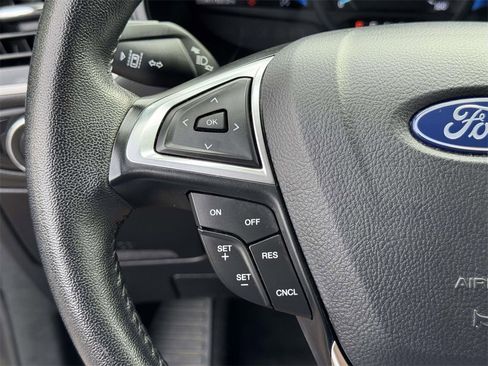 Used 2024 Ford Edge SEL image 10