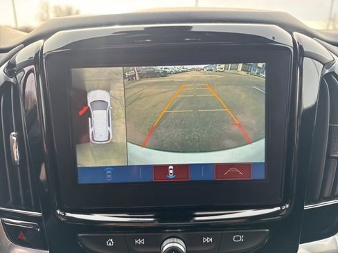 Used 2019 Chevrolet Traverse Premier image 16