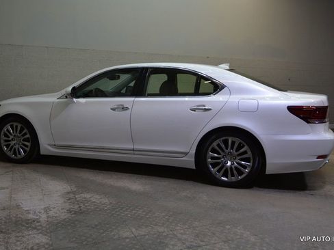Used 2015 Lexus LS 460 w/ Comfort Package image 31