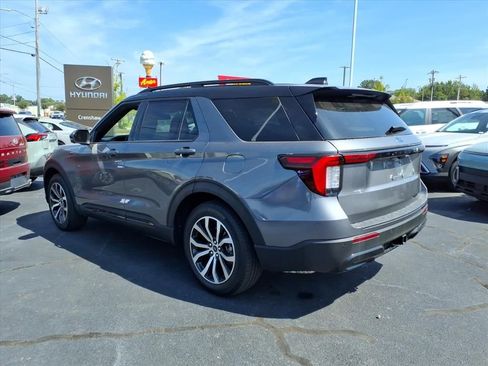 Used 2025 Ford Explorer ST-Line w/ Premium Package image 22