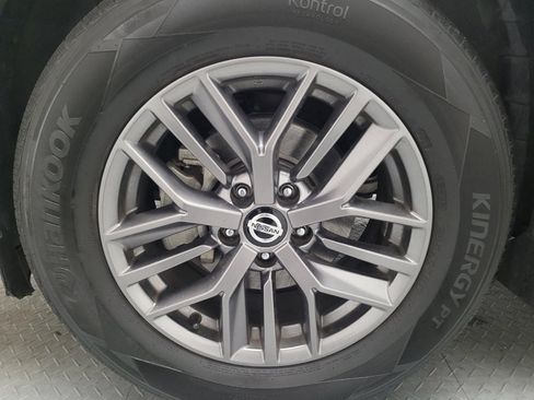 Used 2021 Nissan Rogue S FWD image 31