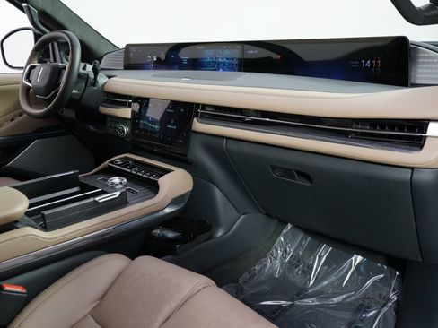 New 2026 Lincoln Navigator L Black Label AWD/4WD image 15