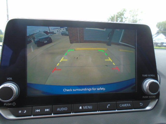 Used 2024 Nissan Sentra SV FWD image 19