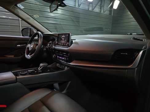 Used 2022 Nissan Rogue SV w/ SV Premium Package image 12