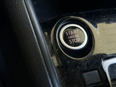 Used 2020 Nissan Versa SV FWD image 23