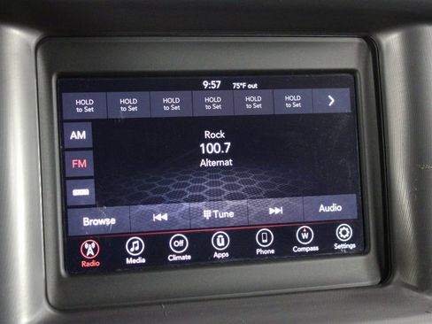 Used 2022 Dodge Charger SXT image 32