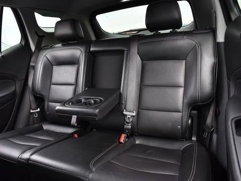 Used 2024 GMC Terrain SLT image 22