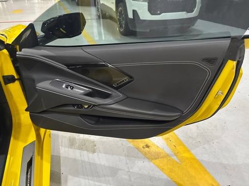 Used 2025 Chevrolet Corvette Stingray Preferred Cpe w/ Z51 Performance Package RWD image 33