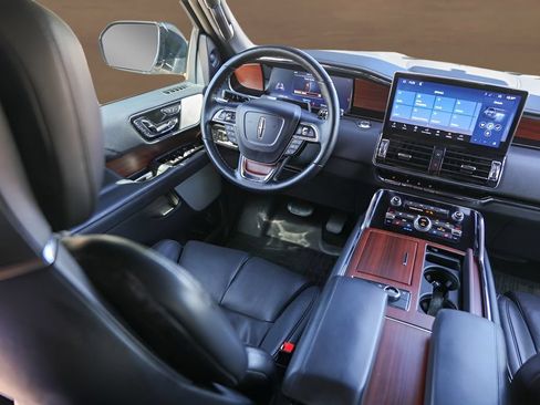Used 2022 Lincoln Navigator L Reserve AWD/4WD image 26