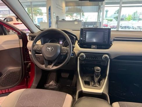 Used 2019 Toyota RAV4 XLE w/ All Weather Liner Package AWD/4WD image 25